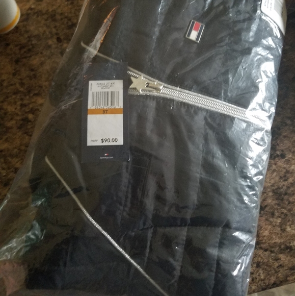 Tommy Hilfiger toddler 3t winter coat - Picture 3 of 3